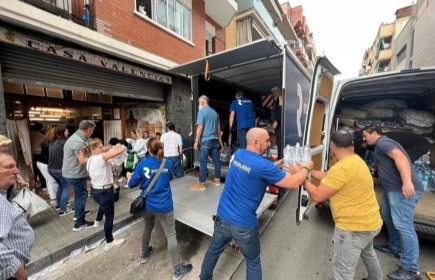 RECOGIDA DE ALIMENTOS Y MATERIALES SELECTIVOS PARA VALENCIA